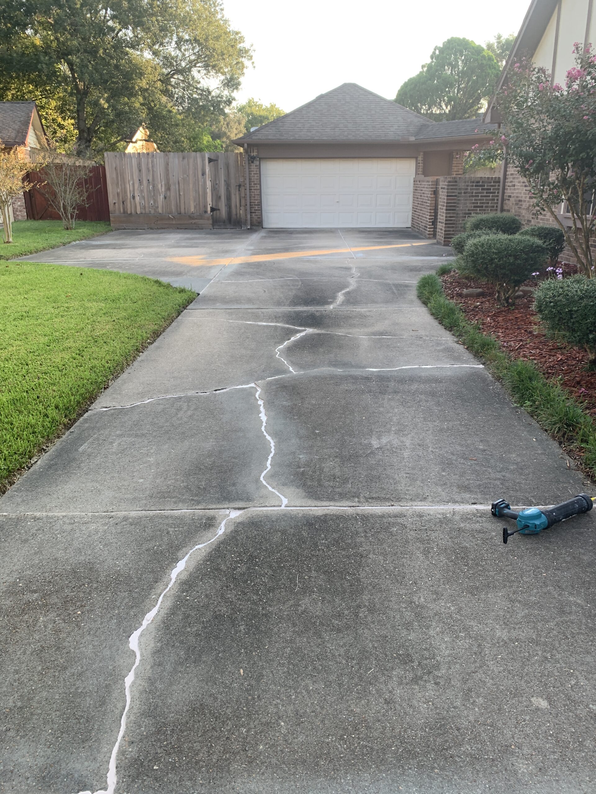 Joint sealed driveway after Ro-Berg repair